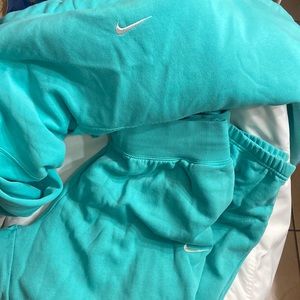 Matching Nike Turquoise Set for Women